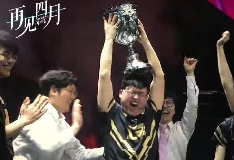包含莎拉波娃关键节点惊险取胜，IG带队取胜！的词条