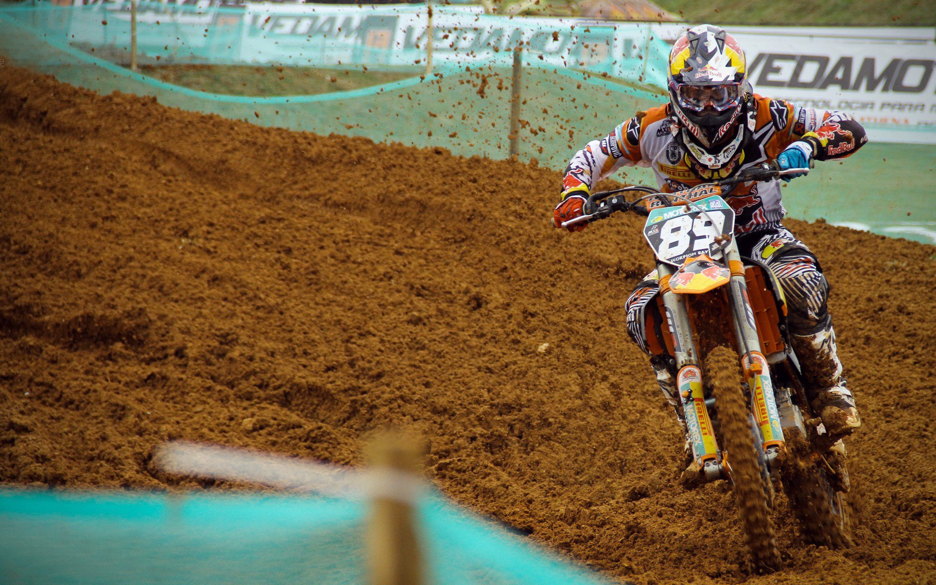 G2观众热烈欢呼！，德约科维奇迎来二十赛季出色发挥再创辉煌时刻